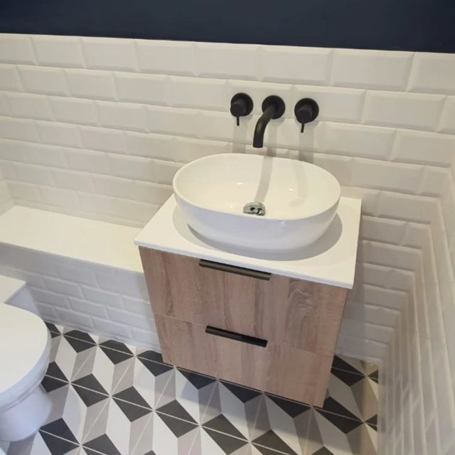 bathroom-fitter